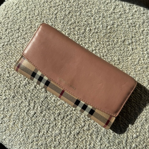 Burberry Pale Coral Pink Leather Haymarket Check Porter Continental Wallet - Picture 2 of 8